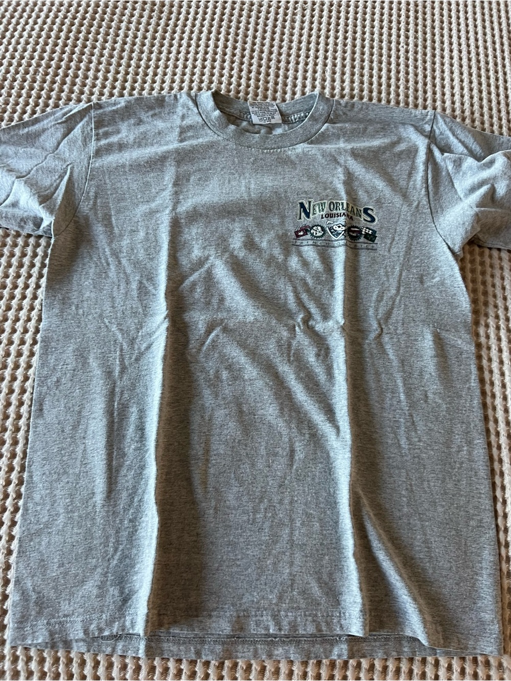 Gildan Gray New Orleans Louisiana Chest Graphic Tee
